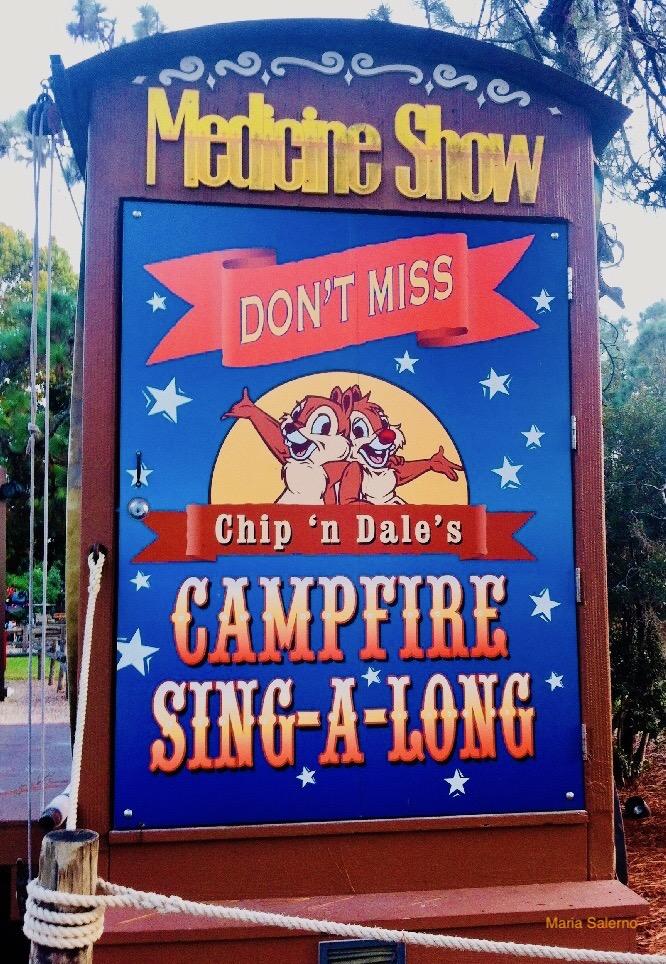 Explorando a Magia do Chip 'n Dale Campfire da Disney